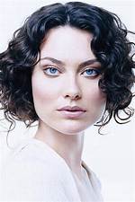 Shalom Harlow: the Multifaceted Talent of a Supermodel and Actress